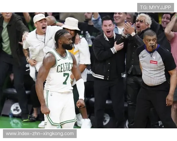 终极焦点:布朗三连30+却难带队取胜,原因令人心碎 终极焦点:布朗三连30+却难带队取胜,原因令人心碎