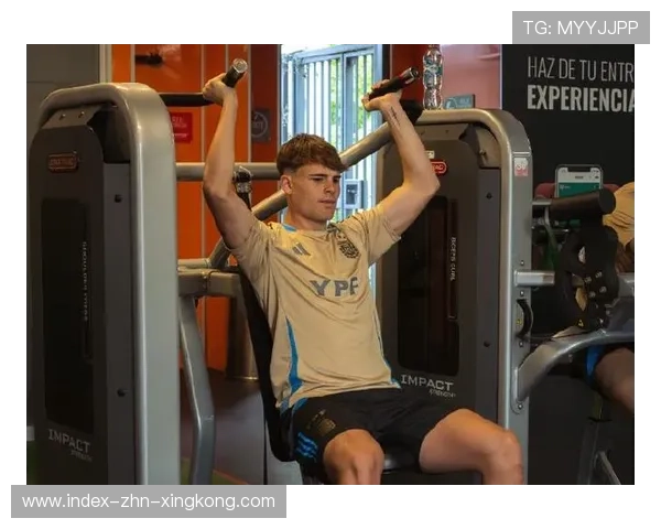 球星与体能师共同制定“赛季中耐力计划”，目标明确