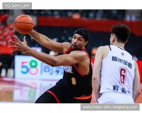 CBA深圳靠速度突破肋部,对方退防完全混乱 CBA深圳靠速度突破肋部,对方退防完全混乱